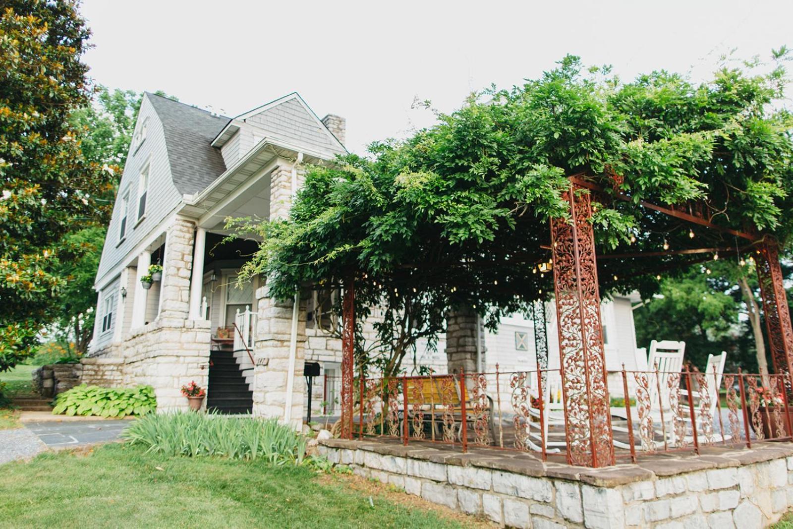 Friendly City Inn B&B Harrisonburg Bagian luar foto