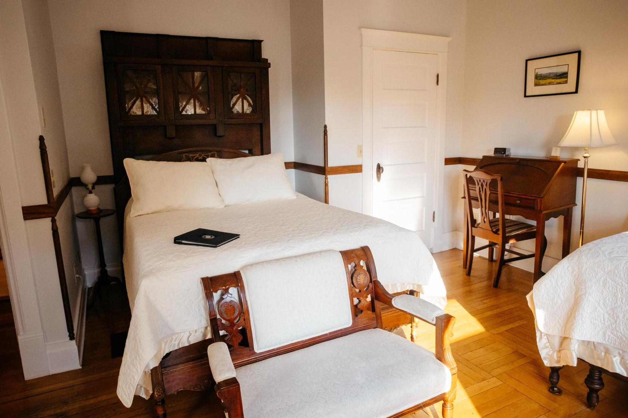 Friendly City Inn B&B Harrisonburg Bagian luar foto