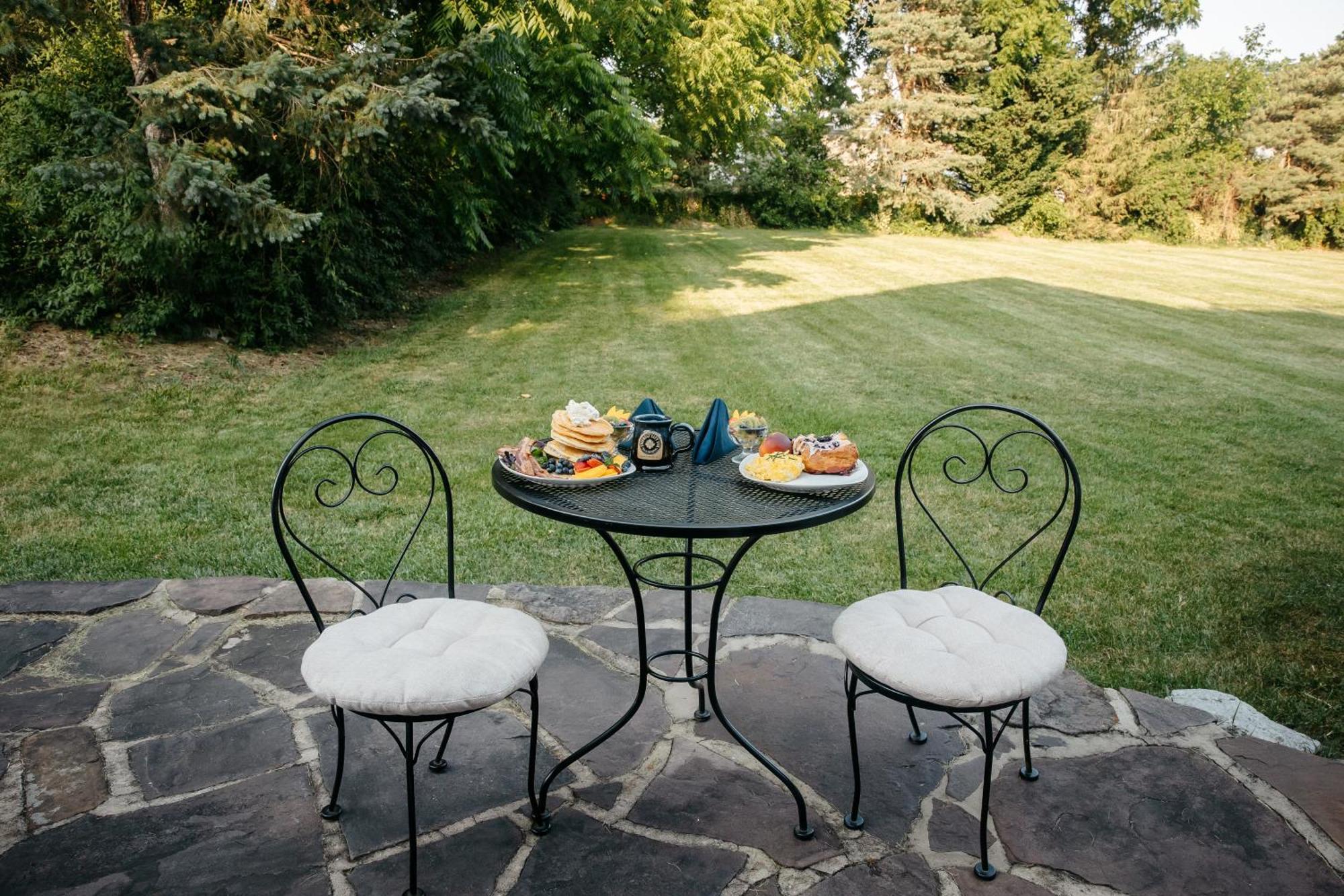 Friendly City Inn B&B Harrisonburg Bagian luar foto
