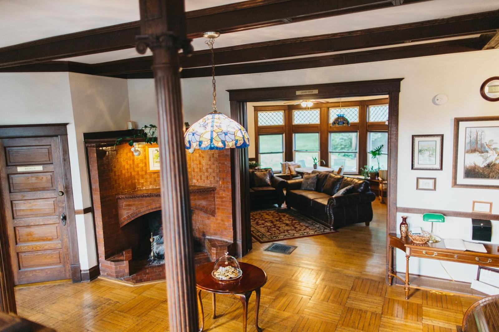 Friendly City Inn B&B Harrisonburg Bagian luar foto