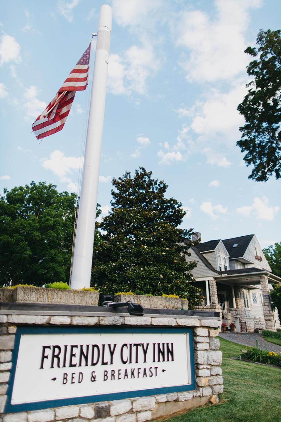 Friendly City Inn B&B Harrisonburg Bagian luar foto